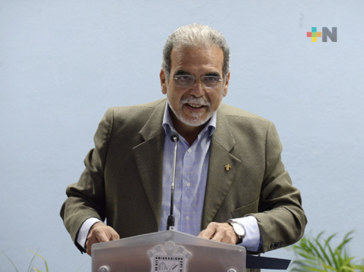 La universidad debe educar en contacto con la sociedad: Rector UV